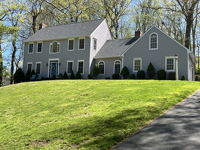 27 Regency Dr, North Haven, CT 06473 United States