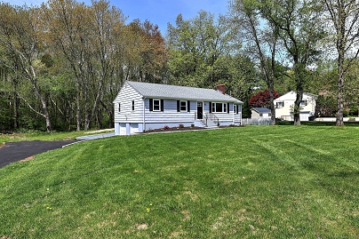 48 Andrew Ln, Orange, CT 06477 United States