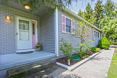 660 Cedar Grv, Orange, CT 06477 United States