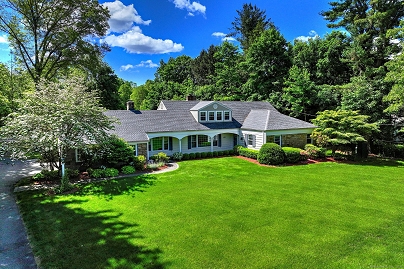691 Buttonball Rd, Orange, CT 06477 United States
