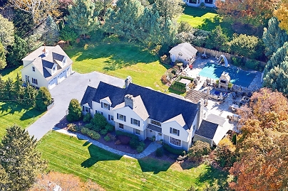 830 Bayberry Ln, Orange, CT 06477 United States
