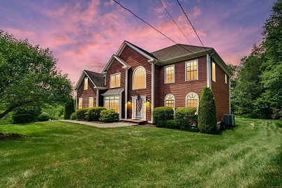 10 Belinsky Cir, Oxford, CT 06478 United States