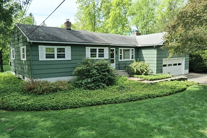 12 Cedar Ln, Oxford, CT 06478 United States