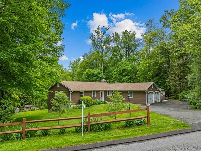 44 Perry Ln, Oxford, CT 06478 United States