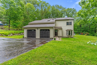 65 Putting Green Ln, Prospect, CT 06712 United States