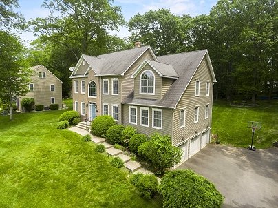 67 Melissa Ln, Prospect, CT 06712 United States