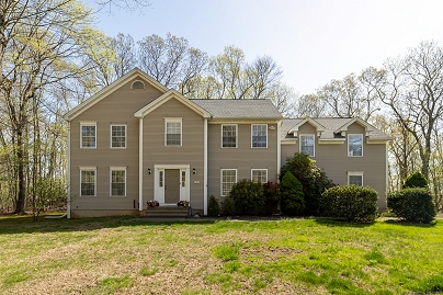 114 Cobbler Ln, Southbury, CT 06488 United States