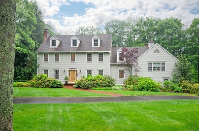 18 Hunters Ridge Rd, Southbury, CT 06488 United States