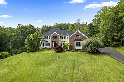 35 Pleasant Dr, Southbury, CT 06488 United States