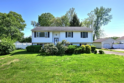 10 Circle Dr, Wallingford, CT 06492 United States