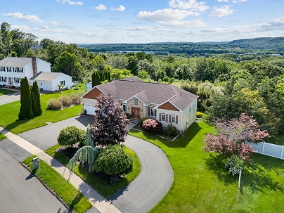 15 Huntington Ridge Rd, Wallingford, CT 06492 United States