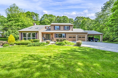 15 Quigley Rd, Wallingford, CT 06492 United States