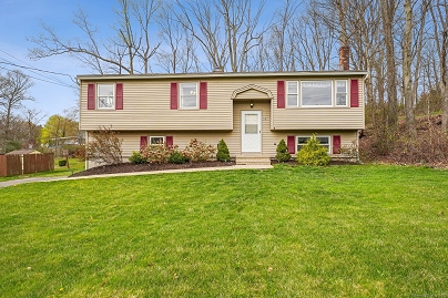 33 Summerwood Dr, Wallingford, CT 06492 United States