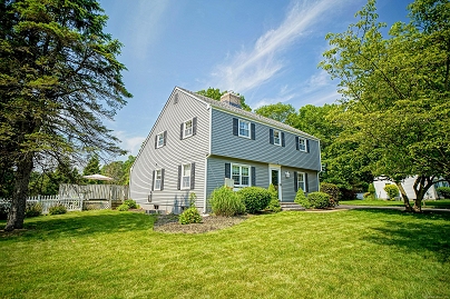 49 Hintz Dr, Wallingford, CT 06492 United States