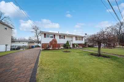 18 Tedesco Dr, Waterbury, CT 06708 United States
