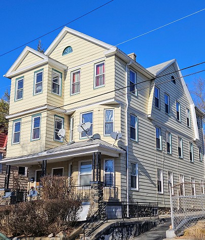 37 Eastwood Ave, Waterbury, CT 06705 United States