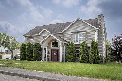 9 Iagrossi Dr, Waterbury, CT 06705 United States