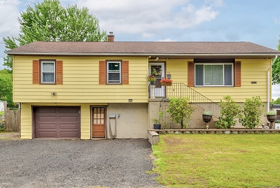 92 Holiday Hl, Waterbury, CT 06704 United States