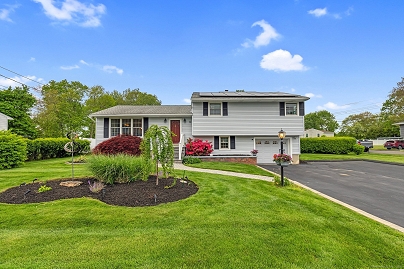 153 Longmeadow Dr, Wolcott, CT 06716 United States