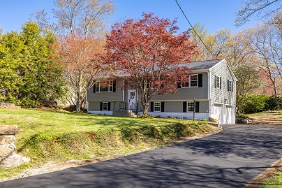 8 Tyrell Dr, Wolcott, CT 06716 United States