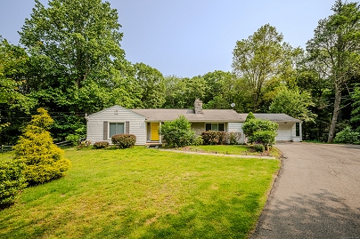 11 Walker Ln, Woodbridge, CT 06525 United States