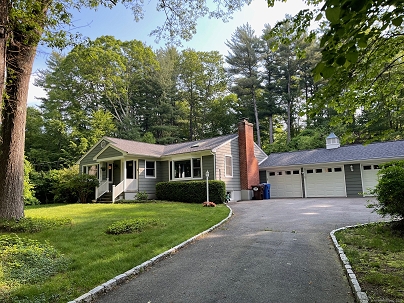 15 Hallsey Ln, Woodbridge, CT 06525 United States