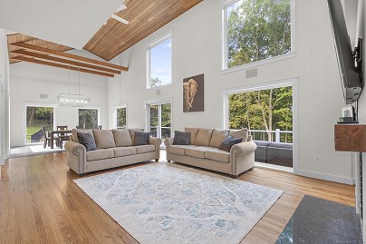 42 Spring Valley Rd, Woodbridge, CT 06525 United States
