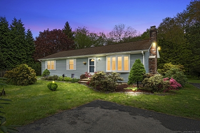 120 E Pattagansett Rd, East Lyme, CT 06357 United States