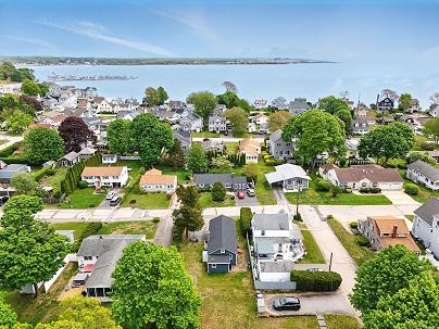 27 Prospect Ave, East Lyme, CT 06357 United States