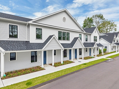 46 Village Xing, East Lyme, CT 06357 United States