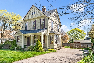 18 Elm St, Groton, CT 06340 United States