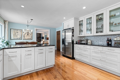 1 Albatross Dr, Ledyard, CT 06339 United States