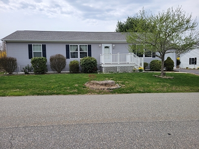 13 Cliff Rd, Ledyard, CT 06339 United States