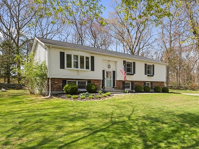 4 Barton Ln, Ledyard, CT 06339 United States