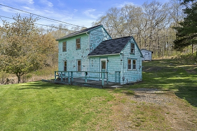 51 Wendell Comrie Rd, Ledyard, CT 06339 United States