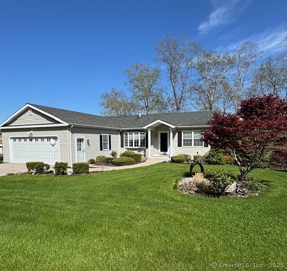 18 Looking Glass Cir, Montville, CT 06382 United States