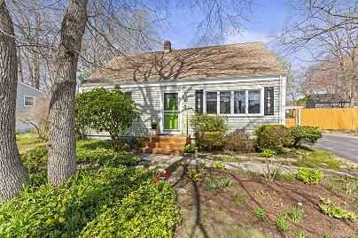 41 Oak Hill Rd, Montville, CT 06370 United States