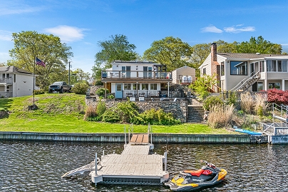 53 Lake Dr, Montville, CT 06370 United States