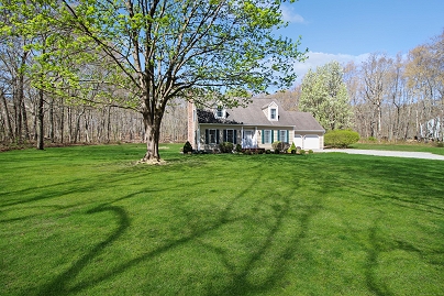 107 Hangman Hill Rd, North Stonington, CT 06359 United States