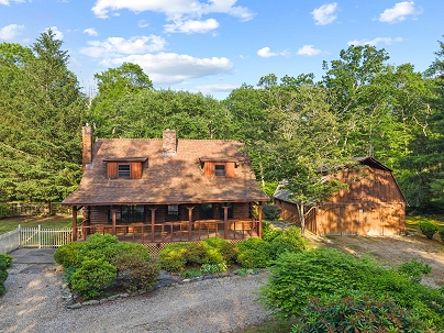 27 Princess Ln, North Stonington, CT 06359 United States
