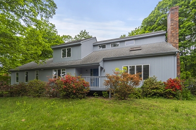 2 Meadowview Ln, Norwich, CT 06360 United States