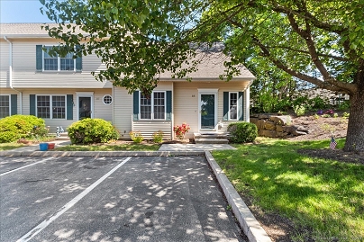 25 Briar Ln, Norwich, CT 06360 United States