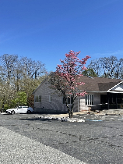 26 Farm View Dr, Norwich, CT 03660 United States