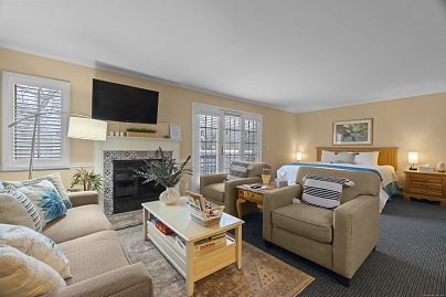 313 Old Pond Ln, Norwich, CT 06360 United States