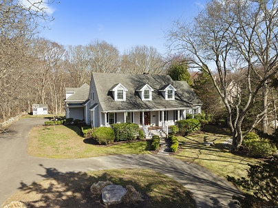 16 Perkins Farm Rd, Waterford, CT 06385 United States