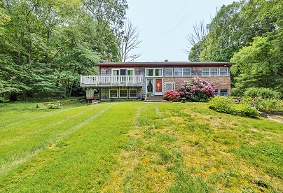 27 North Rd, Waterford, CT 06385 United States