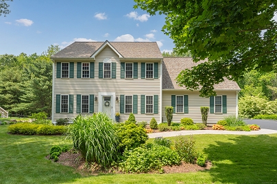 29 Yorkshire Dr, Waterford, CT 06385 United States