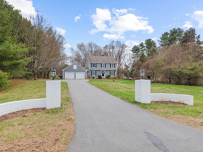 5 Applewood Dr, Waterford, CT 06375 United States