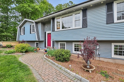 41 Blueberry Cir, Ellington, CT 06029 United States