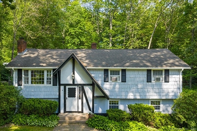 10 Lucerne Dr, Willington, CT 06279 United States